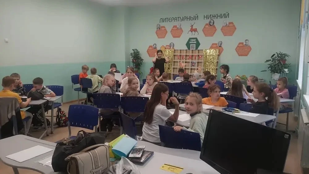 СПАССКАЯ БАШНЯ МОСКОВСКОГО КРЕМЛЯ

Ребята, которые ходят в летние пришкольные лагеря в разных школах