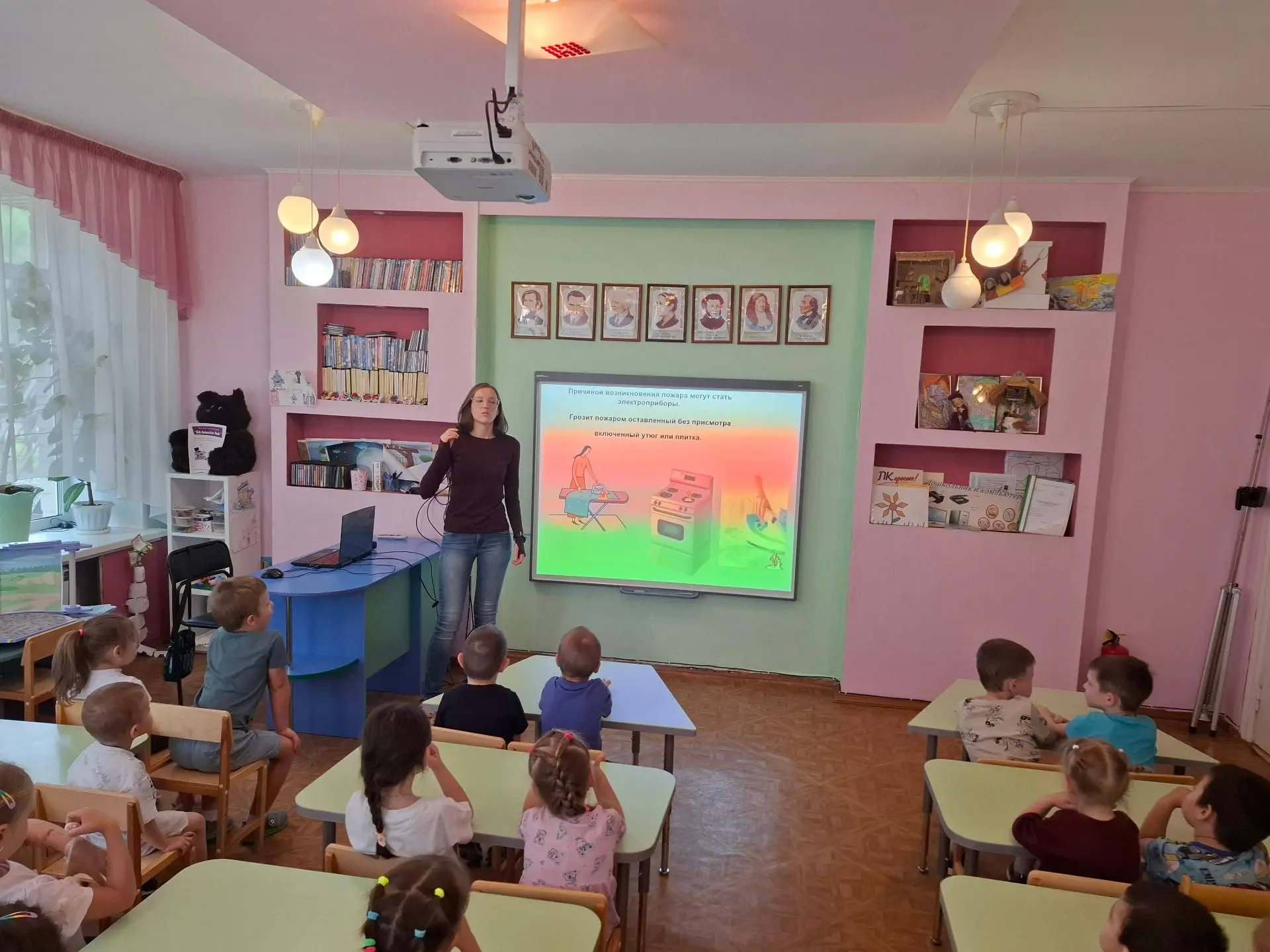 🔥 «С огнём не шутят!» — у нас в гостях были настоящие проводники в мир безопасности! 🔥