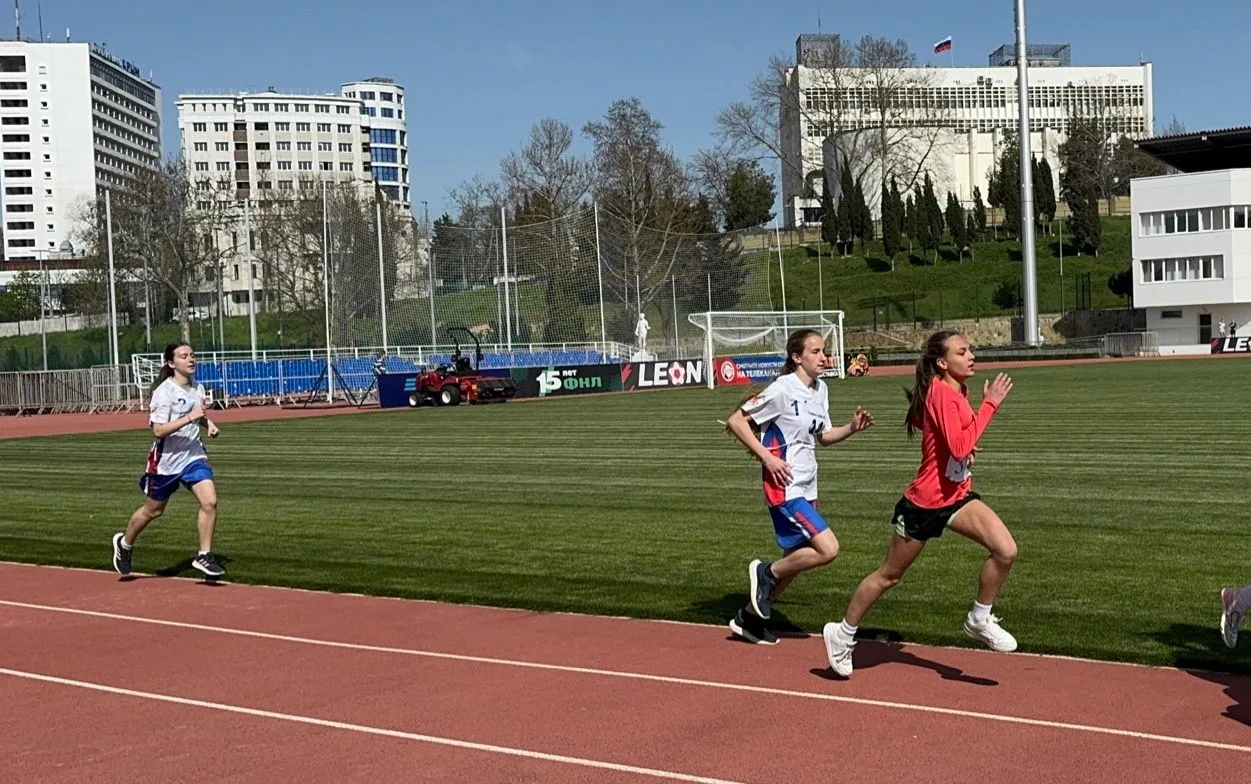 "КОНКУРСЫ, СОРЕВНОВАНИЯ ФЕСТИВАЛИ"🏆  Сборные команды юношей и девушек Первой гимназии приняли участи