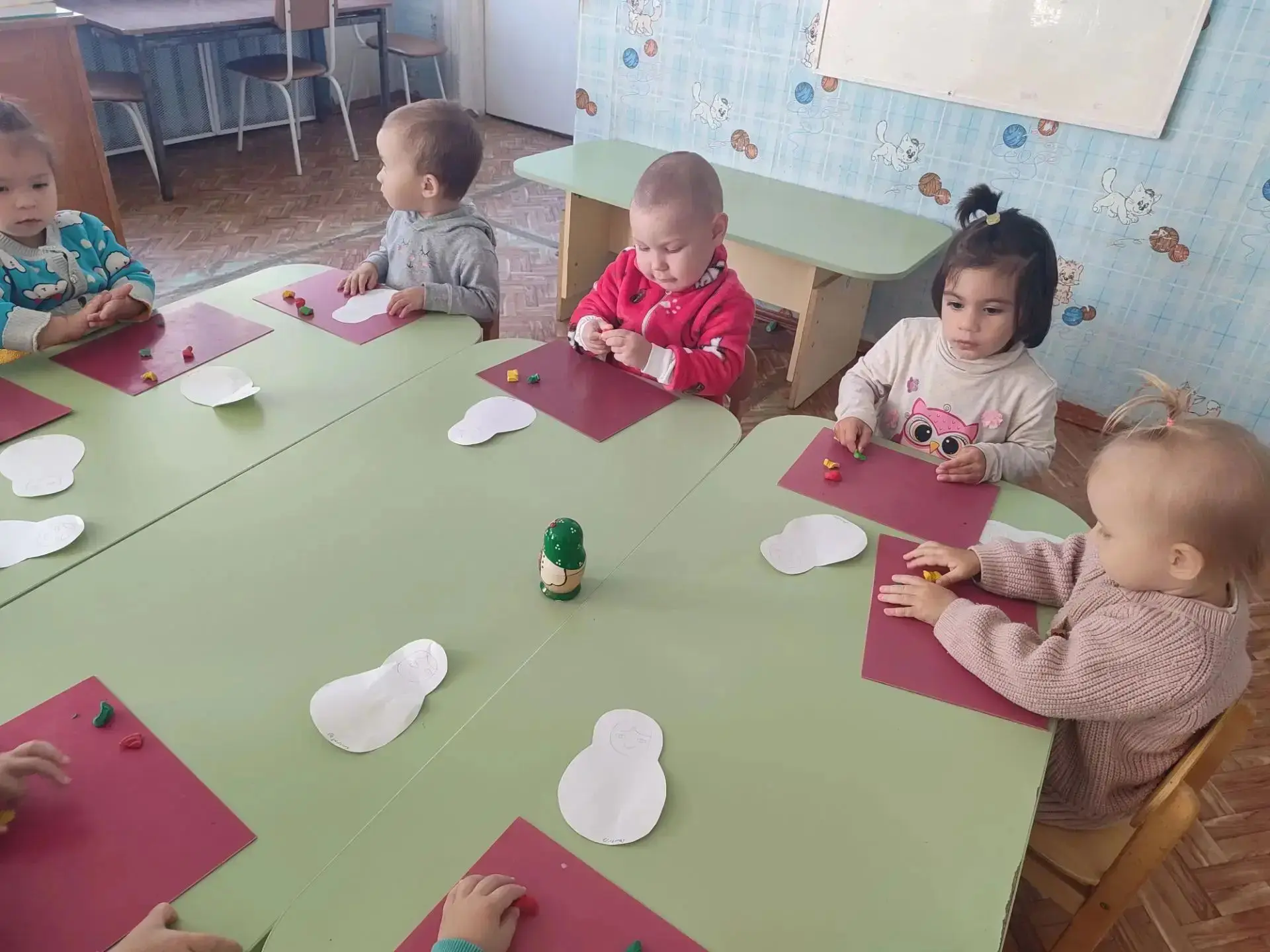 Лепка на тему «Матрёшка» в первой младшей группе в рамках знакомства с народной культур...