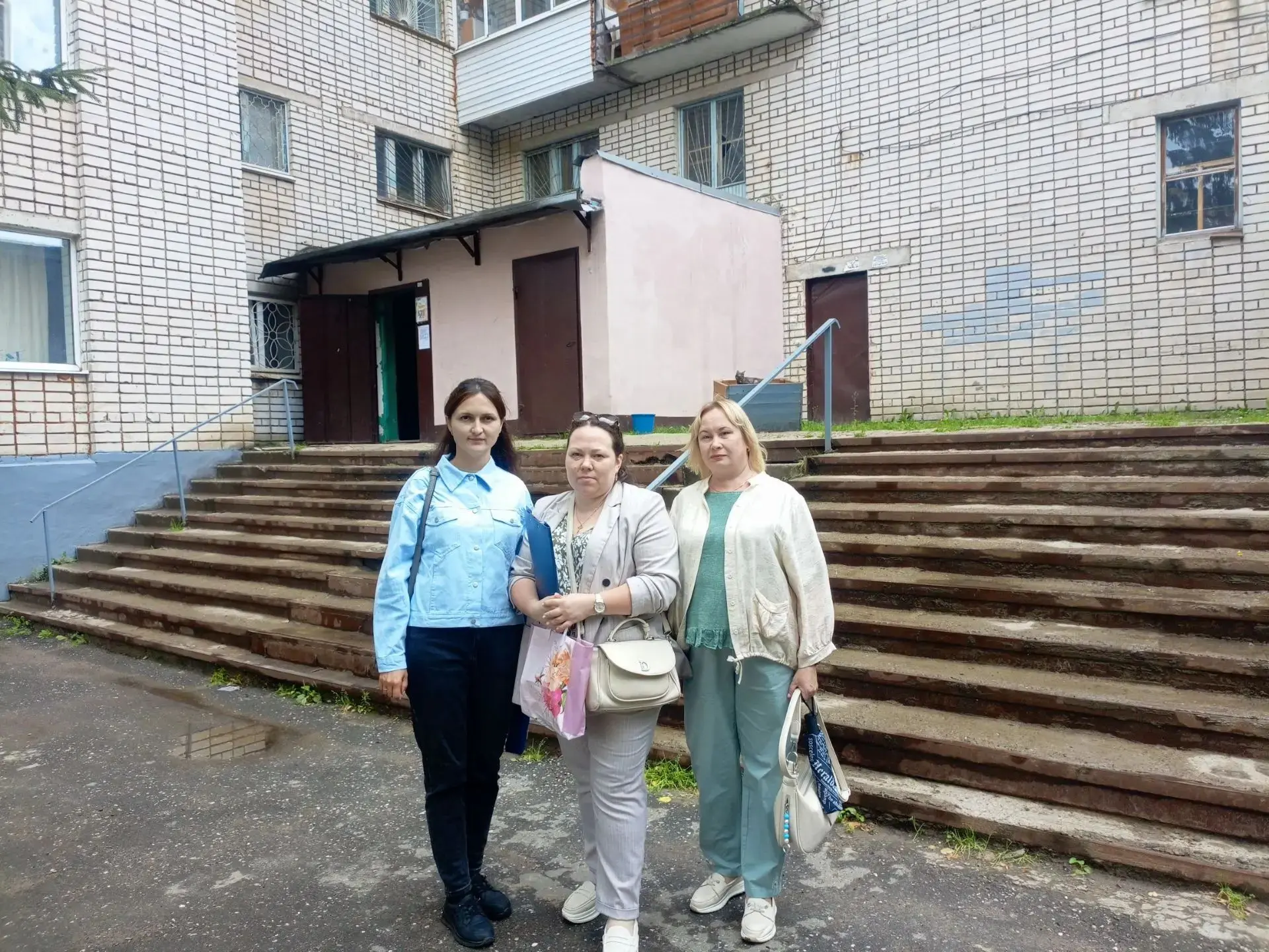Каникулы в безопасности!

Сегодня социальный педагог Семенова С.Г., а также педагоги-психологи Матве