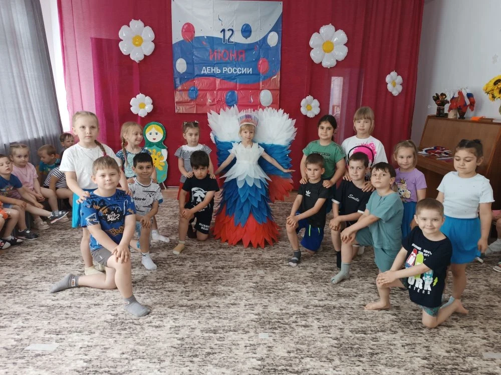 Сегодня наши воспитатели провели для ребят настоящее патриотическое мероприятие. Было очень душевно: