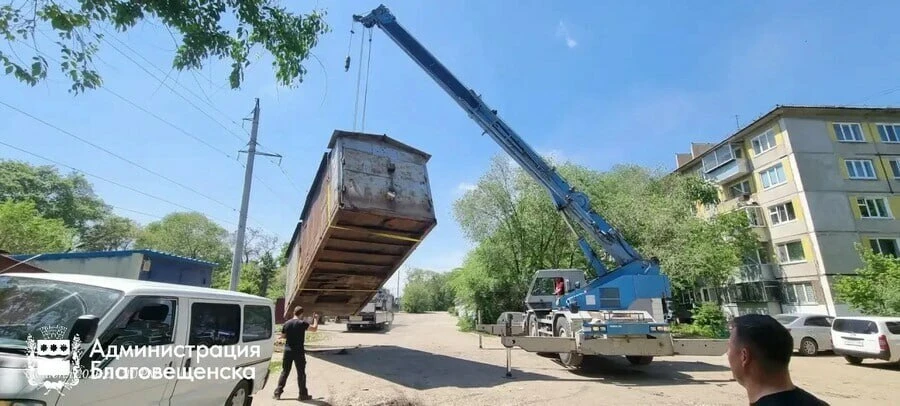 🚜 В Благовещенске с начала года убрали почти 70 незаконных гаражей