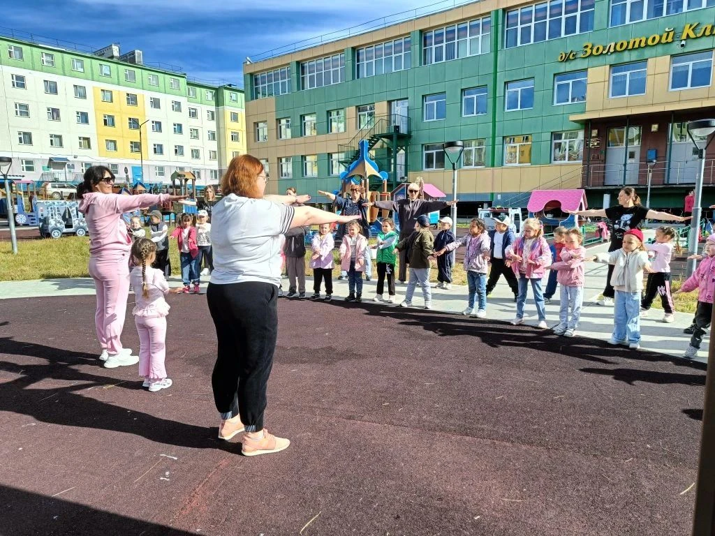Зарядились энергией вместе с «Золотым ключиком»! ☀️

☀Сегодня утро в нашем детском саду началось по-