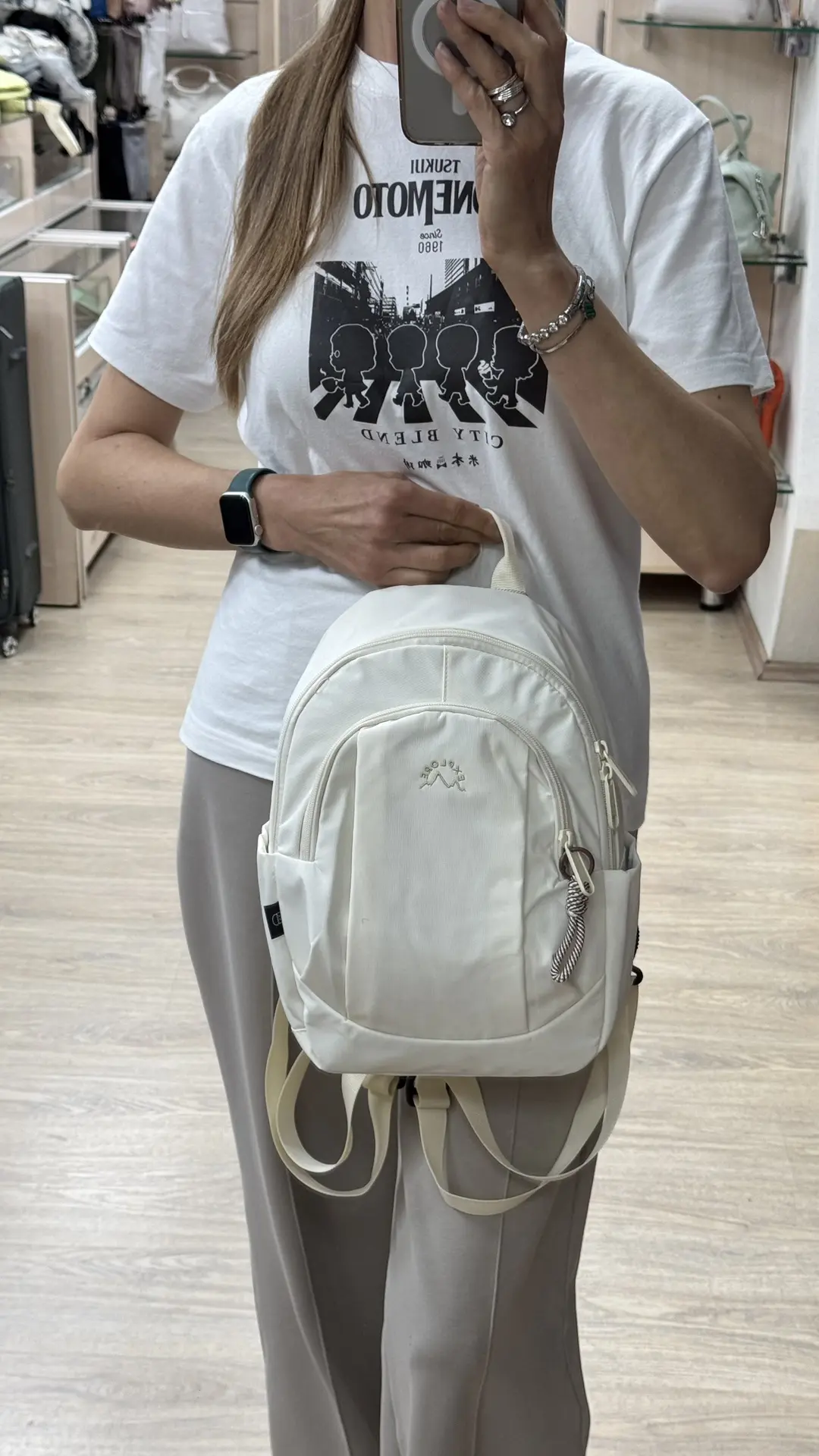 ⚡️НОВИНКА⚡️

Идеальный городской рюкзак: компактный, но вместительный❤️
✅ текстиль 
✅ размер 21х11х3
