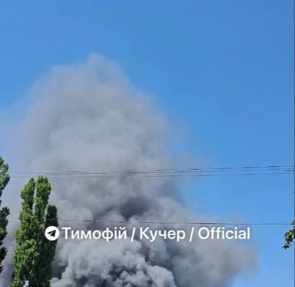 🪂 В Павлограде нанесены удары по району механического завода и аэродрома.