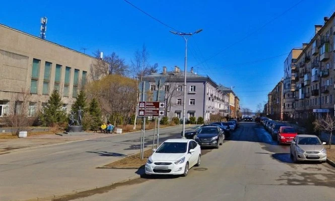 На улице Кирова в Петрозаводске до 10 октября сузили проезжую часть.