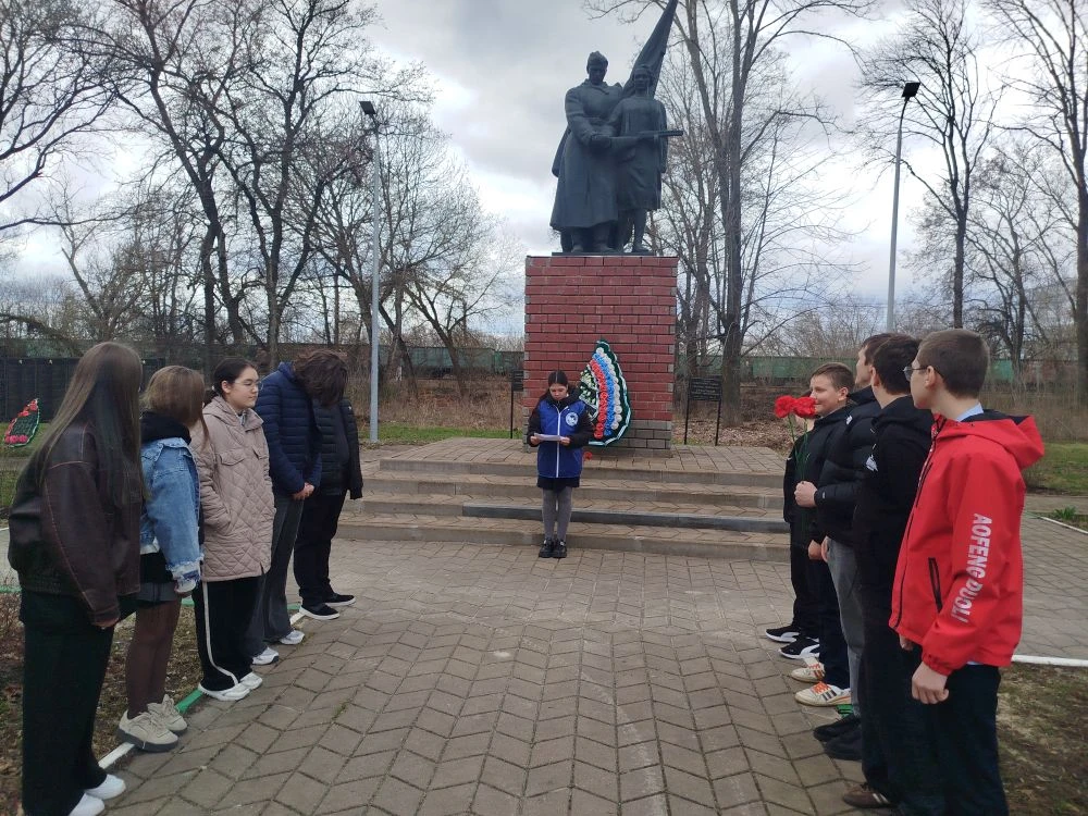 🇷🇺Волонтеры Победы ОГБОУ "Беленихинская СОШ" провели  патриотическую акцию "Маршрут п...