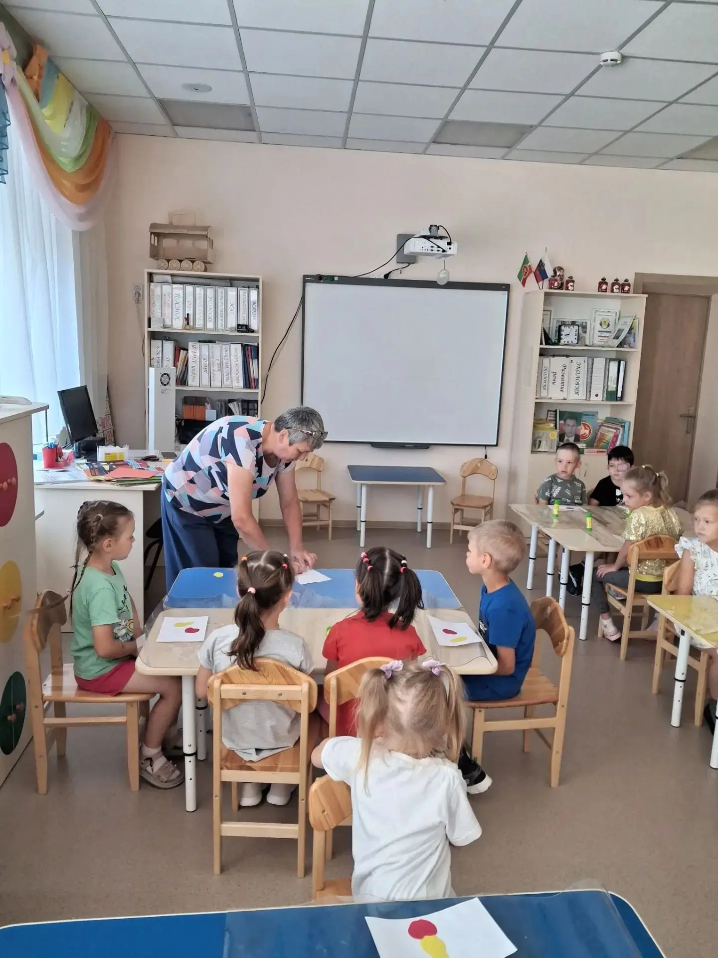 Яркие краски осени в аппликациях «Фрукты»