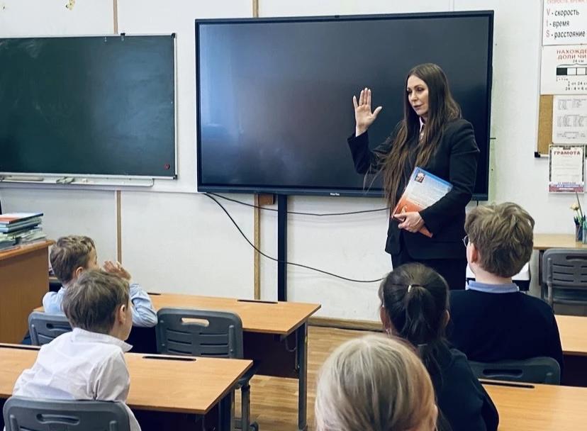 📚В гостях у учеников начальной школы — Наталия Немцова!   К нашим ученикам пришла замечательная писа