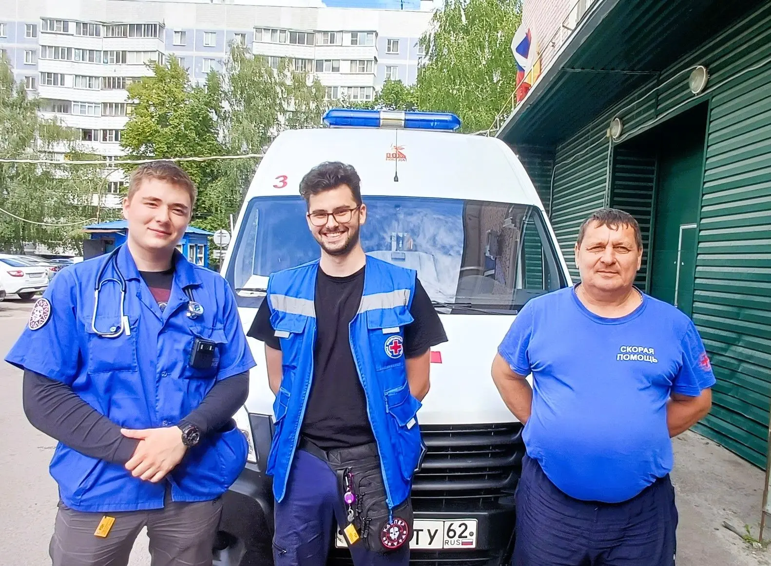 ПЕРВЫМИ ПРИХОДИТЬ НА ПОМОЩЬ