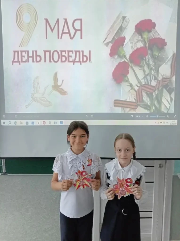 Ученики 3 «Е» класса под руководством своего классного руководителя, Шайхиевой Лилии Ришатовны , с о