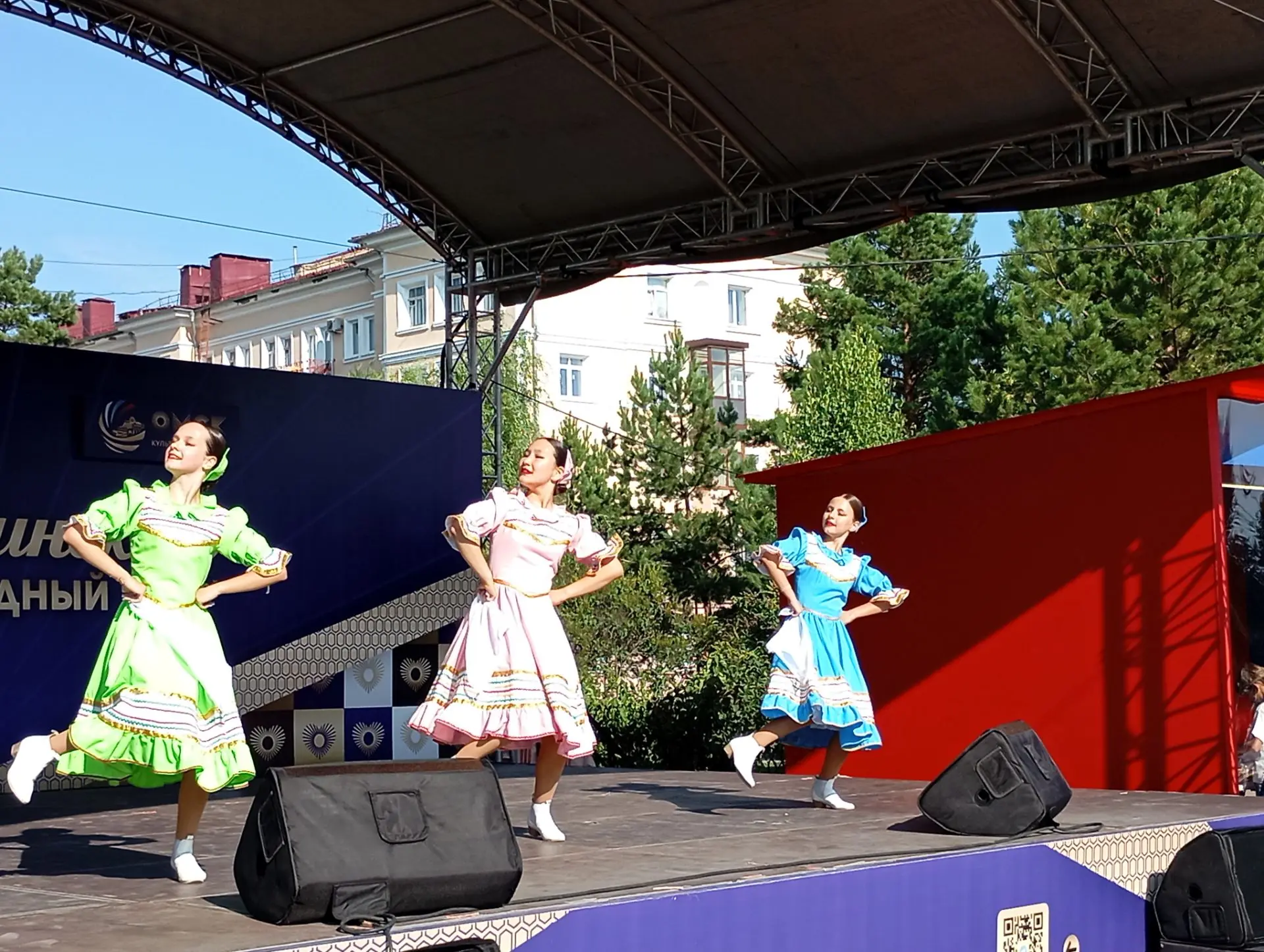 Творческое сердце Омского района на Любинском проспекте! 🌟🎶