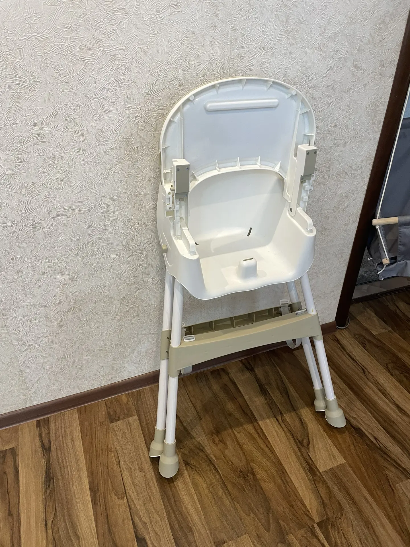 Отдам стульчик для кормления