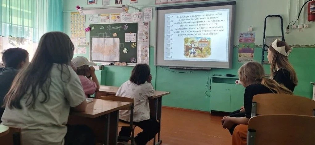 Когда танцы встречаются с цветами!  
⁣
Как совместить несовместимое? Очень просто! В наш 4-й день в 