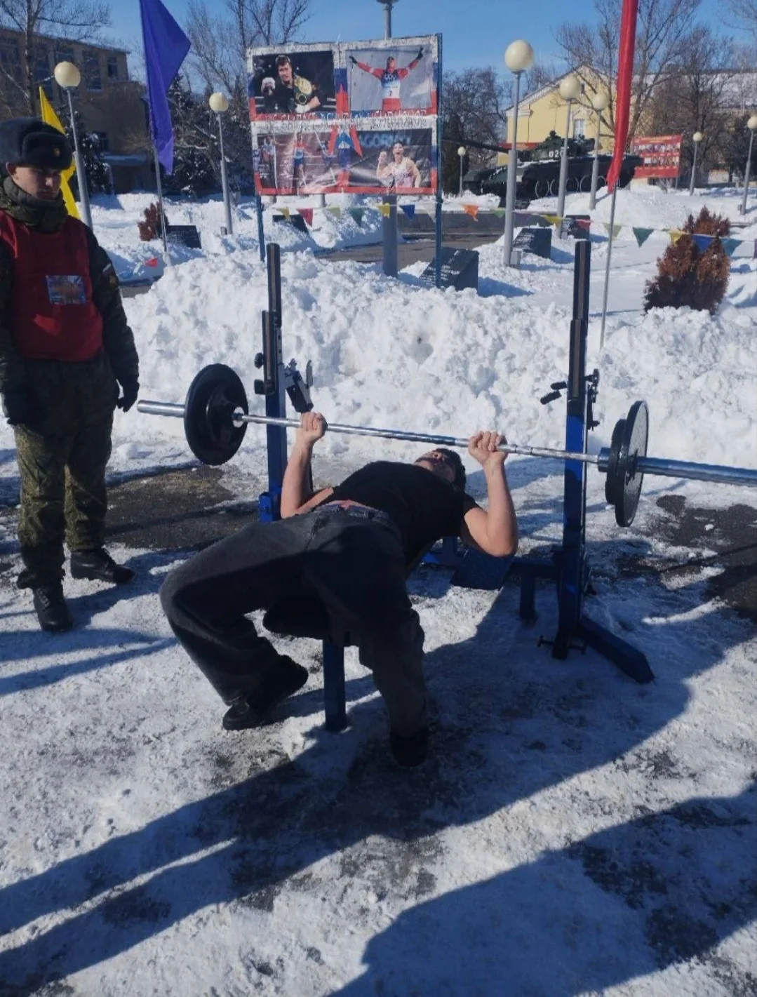 ВОЕННО-СПОРТИВНЫЙ ПРАЗДНИК  🌟В феврале 2026 г. юноши 10 «Б» класса под руководством учителя ОБЗР Ряб