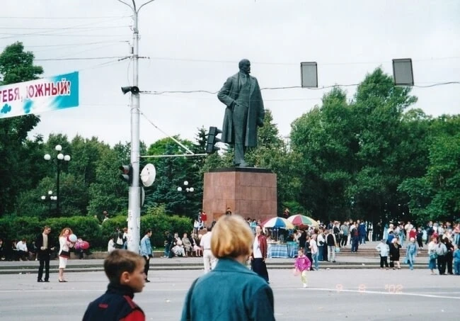 Южно-Сахалинск. Год съемки: 2002