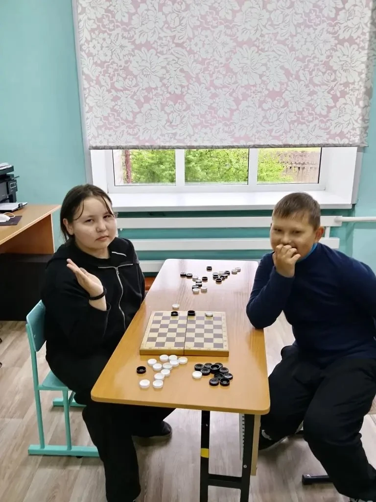 Школьный лагерь. Тема спорта в школьном лагере “Планета детства” - каждый день! С утра ...