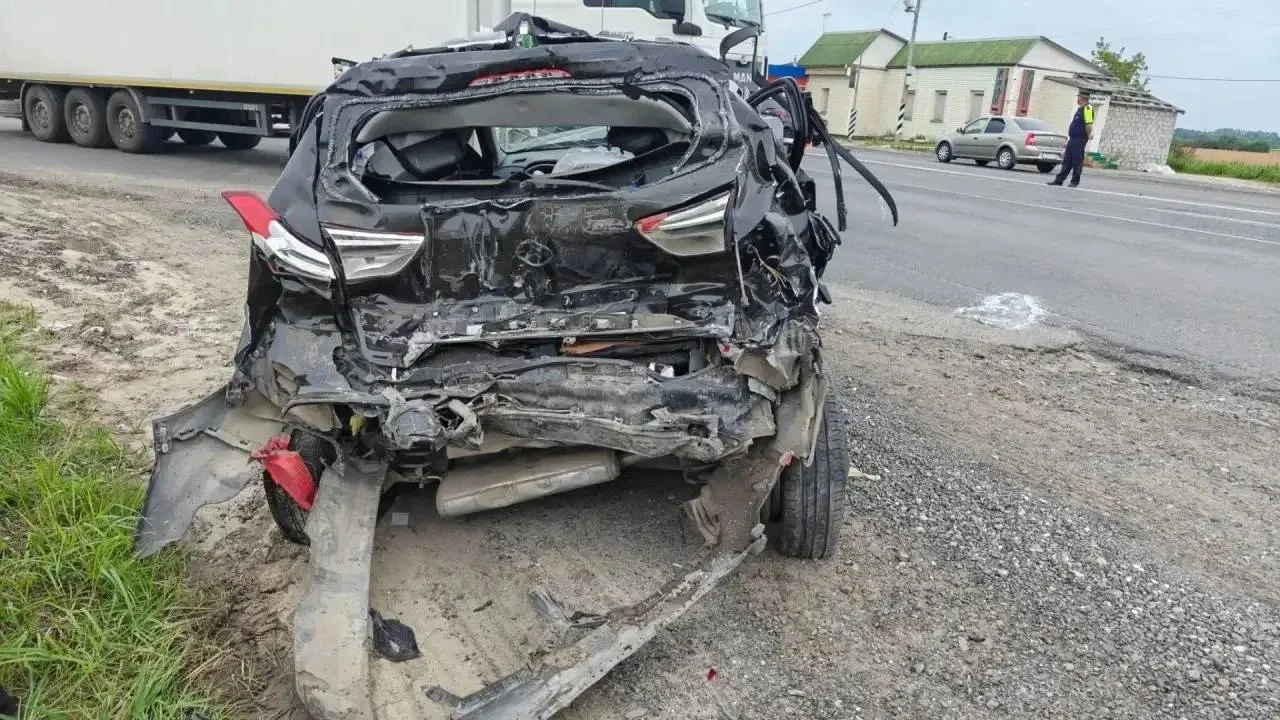 😰 Страшное ДТП унесло жизнь мотоциклиста на рязанской трассе

Грузовой автомобиль «Форд» влетел в с
