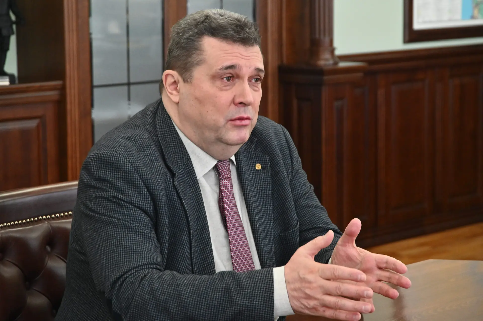 В рамках проходящего в нашем регионе Новосибирского медиафорума провел рабочую встречу с председател