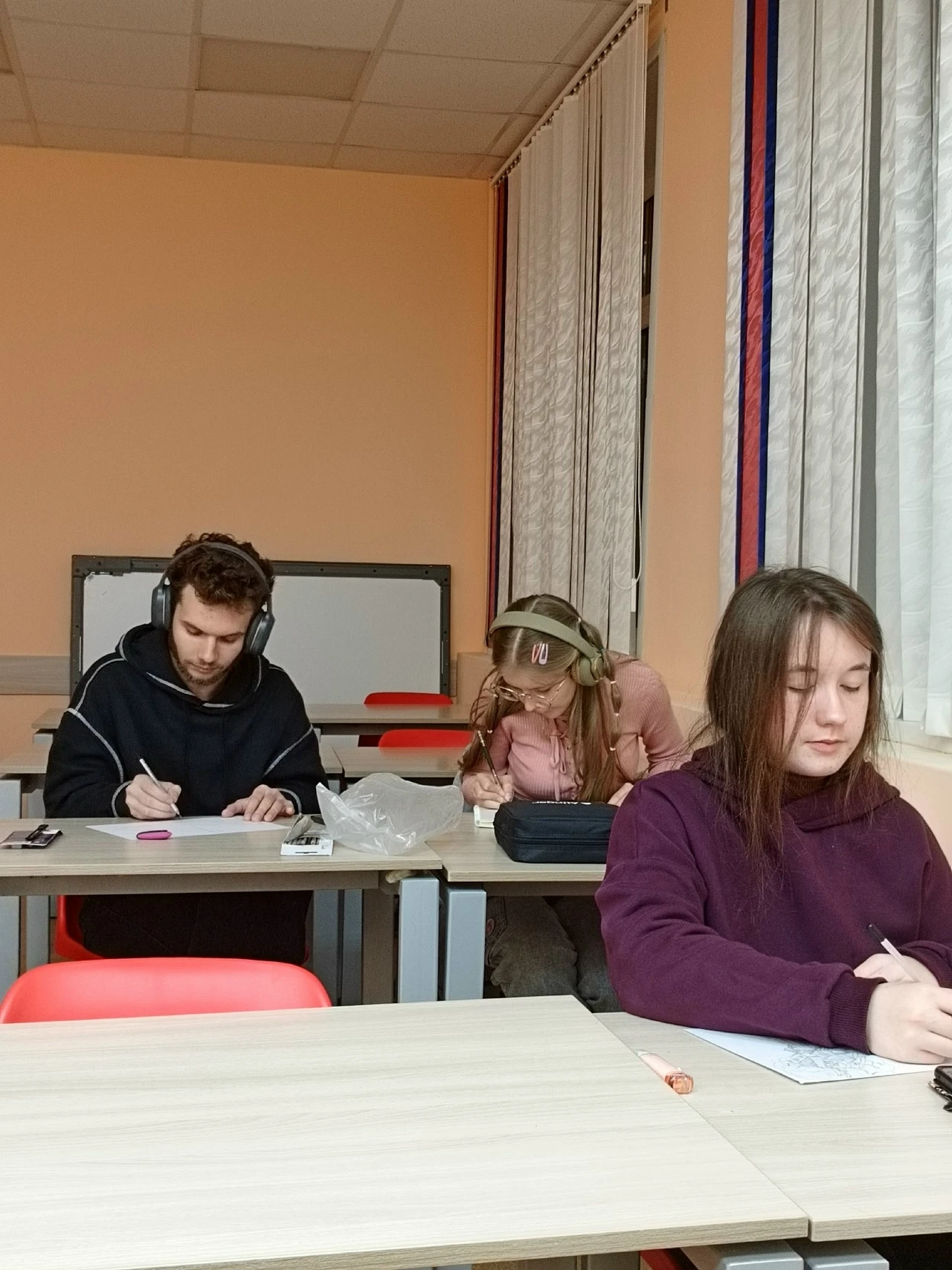 🎨В студии академического рисунка «Графика» уже прошло 3 занятия.