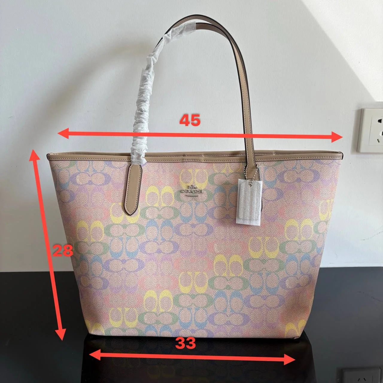 Шопер Coach
-канва/кожа
-размер 45/33/28
Комплектация пыльник 
-цена 4500₽