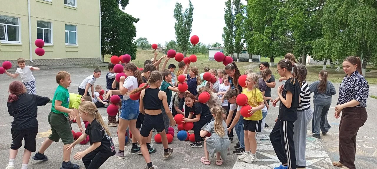 🔥 Лето в действии: как кипит жизнь в пришкольном лагере «Ивушка»