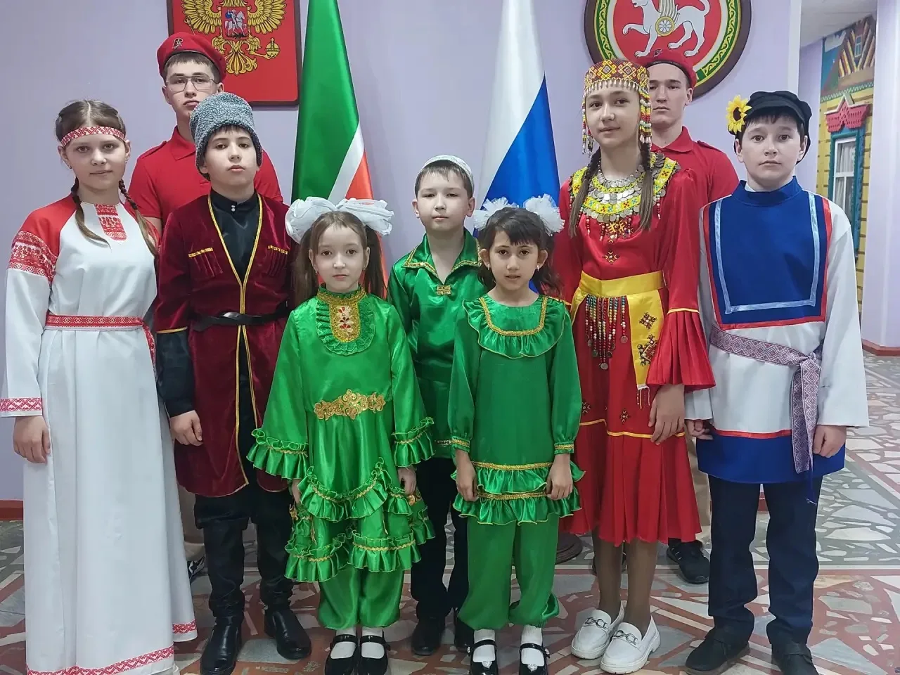 С Днём России!

Сегодня, 12 июня, вся наша необъятная страна отмечает один из самых значимых государ