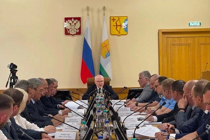 Губернатор Кировской области Александр Соколов провел первое заседание оперативного шта...