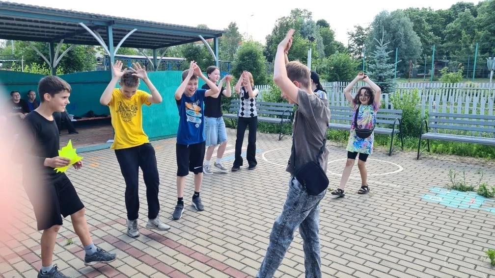 23 июня - летний лагерь  труда и отдыха  "Юность" продолжает свою работу. 
После подъёма флага  и ис