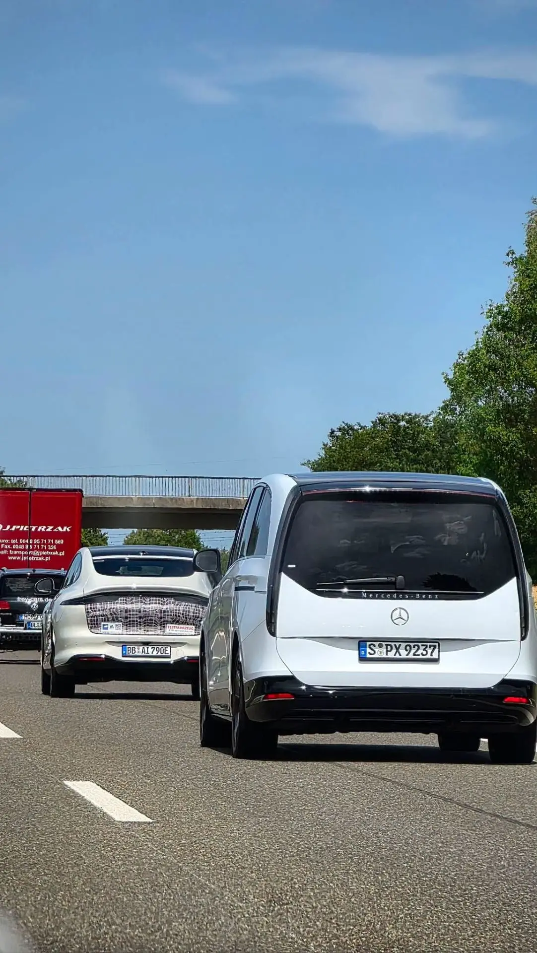 Под Штутгартом в Германии замечен новый Mercedes-Benz V-Klasse!