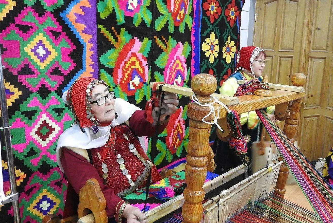 Сокровища в узорах: башкирские паласы «Асалы балас»