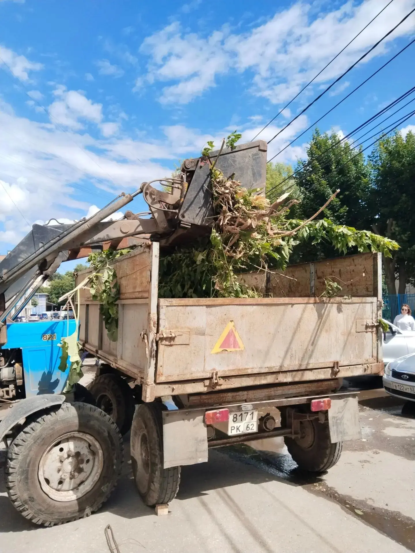 Срезали и вывезли кусты🌿
📍ул. МОГЭС, 28