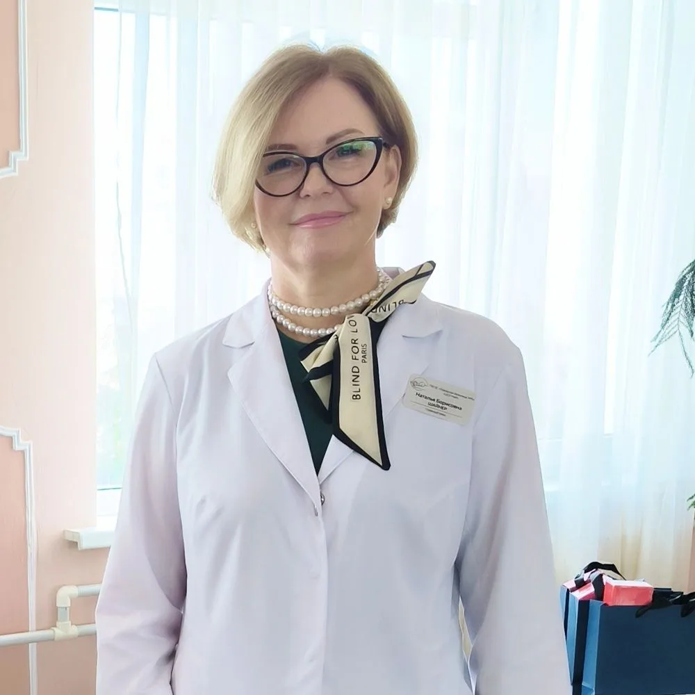 Медицинских работников больницы поздравили с профессиональным праздником