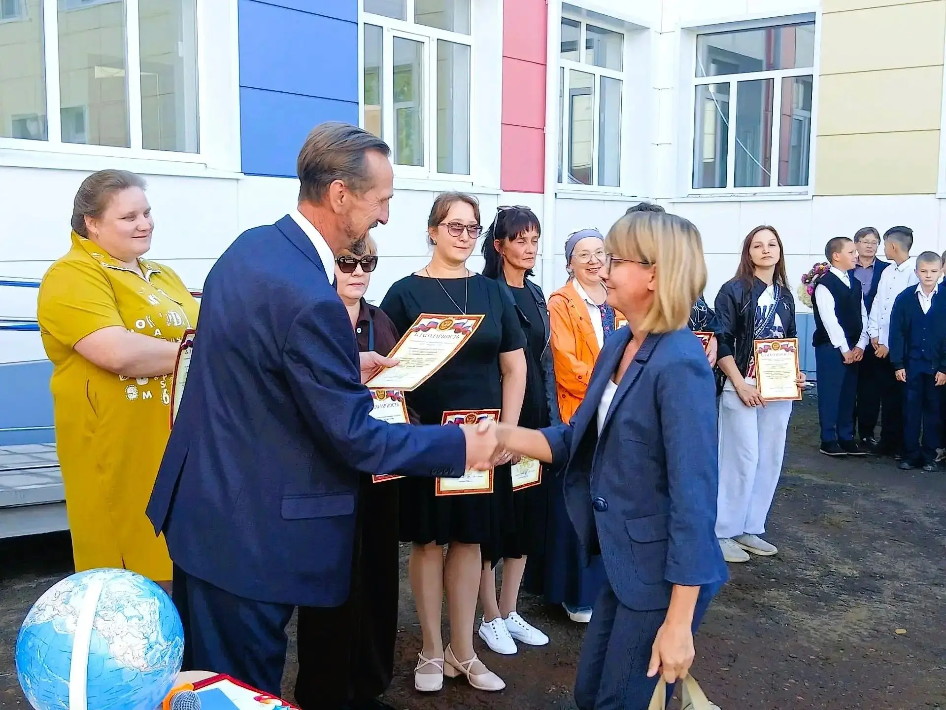 ТОРЖЕСТВЕННЫЙ ДЕНЬ, ПОЛНЫЙ ГОРДОСТИ И БЛАГОДАРНОСТИ !