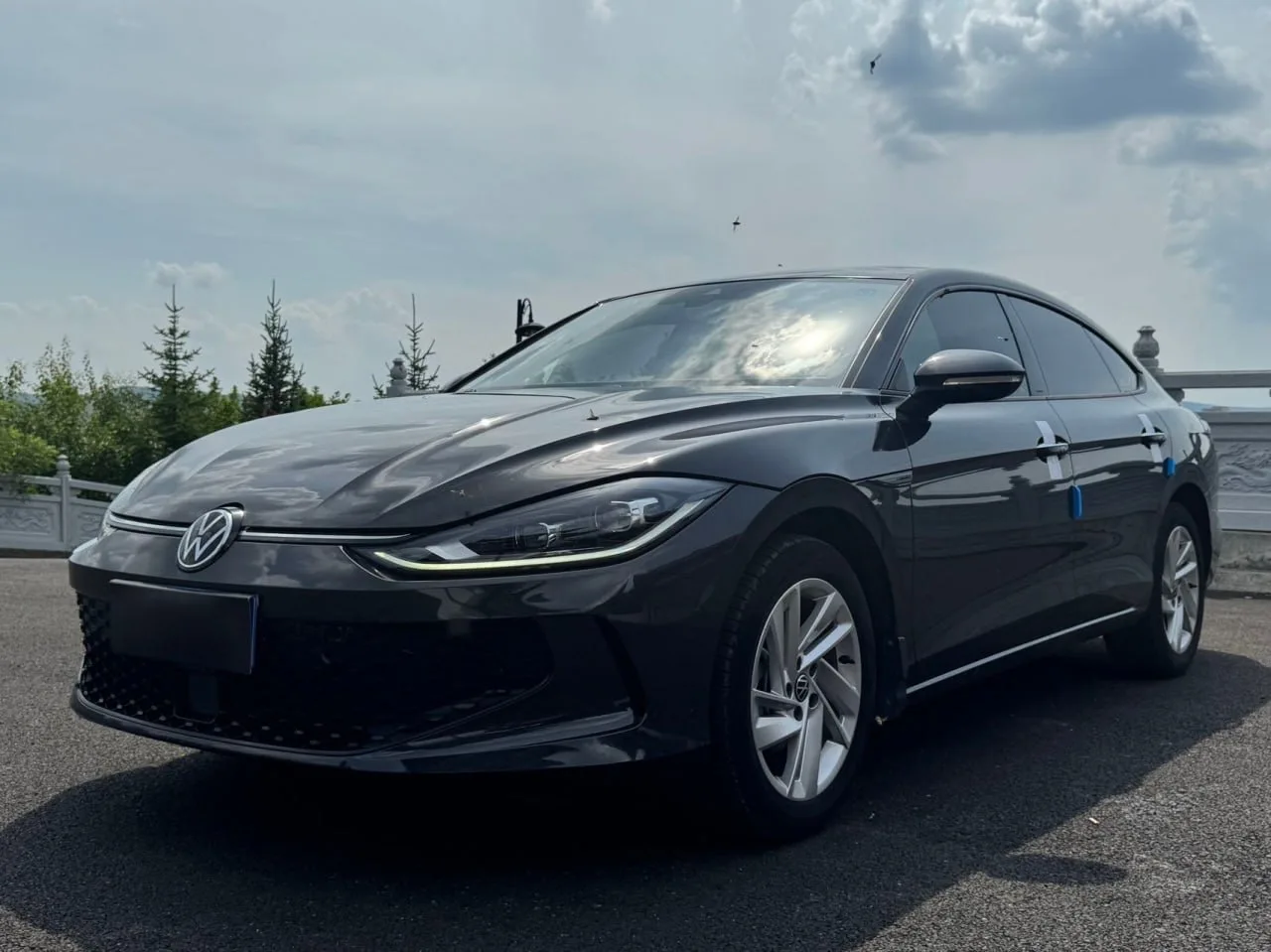⚡️Volkswagen Lamando L 

Стильный лифтбек для тех, кто хочет выделяться в потоке. Спортивный силуэт,