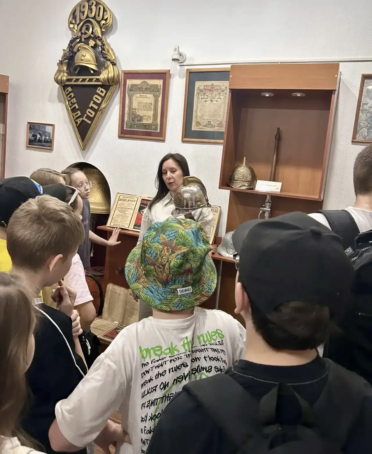 🚒 Пожарная безопасность — это важно знать!  Сегодня 5В класс вместе с родителями и классным руководи