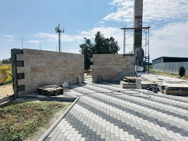 🌳 В станице Солдатской благоустраивают памятник погибшим