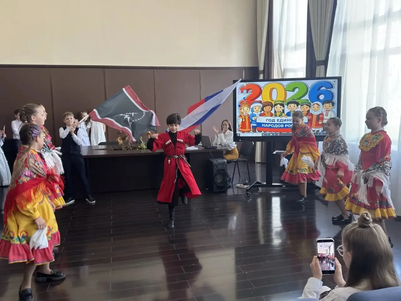 Конкурс художественной самодеятельности для учащихся 1–4 классов на тему «Год единства народов Росси