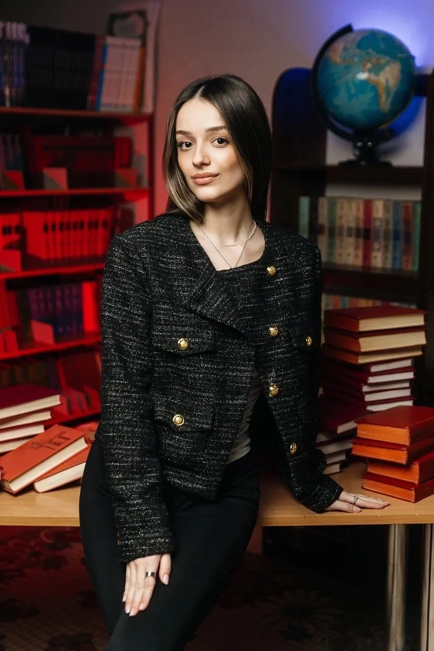 🎬📹В эфире #медиа138
💯баллов по литературе! 
📚Поздравляем Арину и Матвея, учеников 11 медиакласса