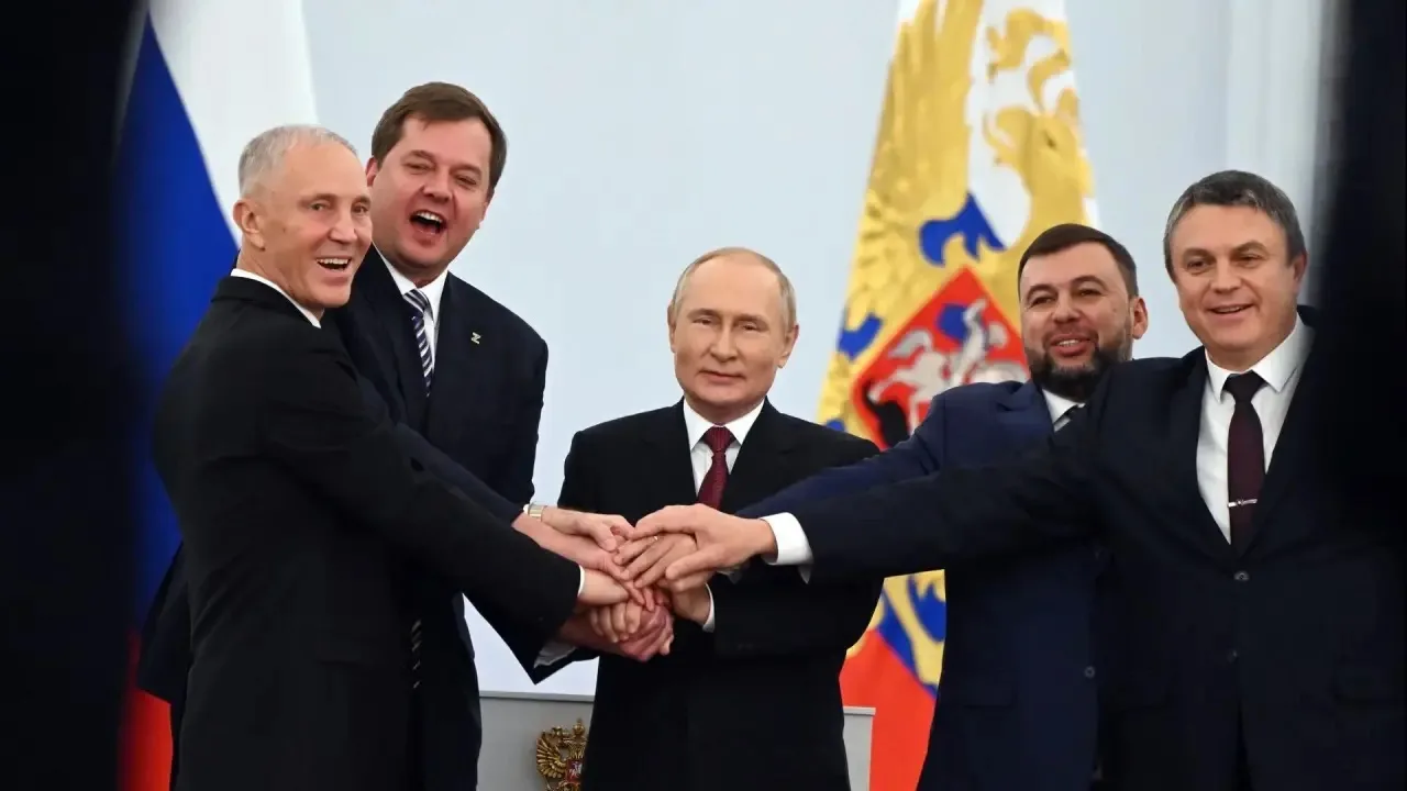 🎉 Классный час ко Дню воссоединения! 🎉