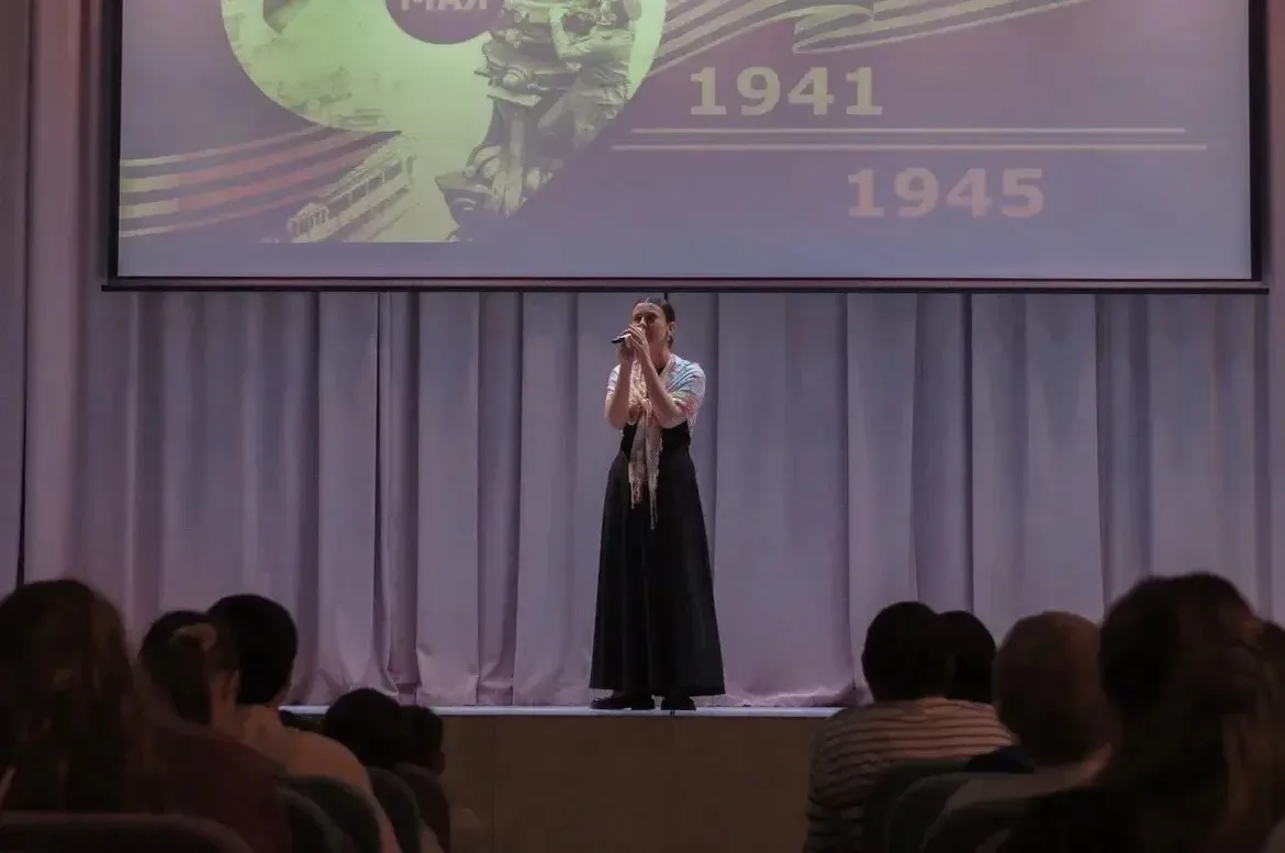 🎶 В сердце каждого из нас звучит Победа! 🕊️  В нашей школе прошел праздничный концерт, посвященный в