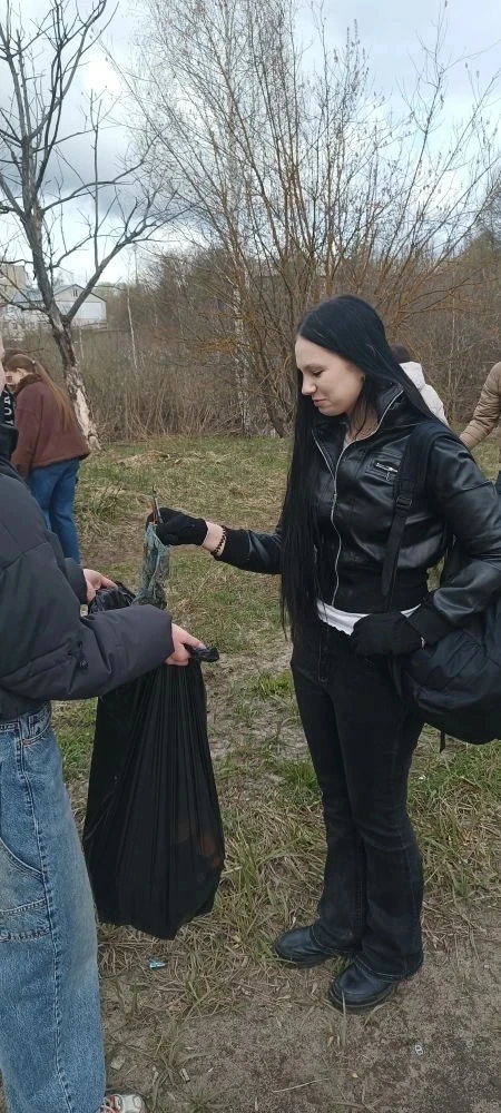 11м класс принял участие 30 апреля в  уборке территории г. Балахны  в рамках Всероссийского субботни