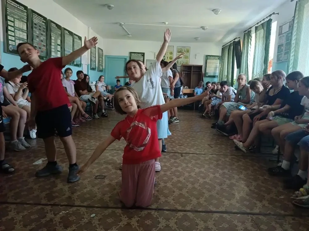 Танцевальный батл  в лагере « Летняя карусель»🕺💃

☀️Каждый день летних каникул, ребята пришкольног