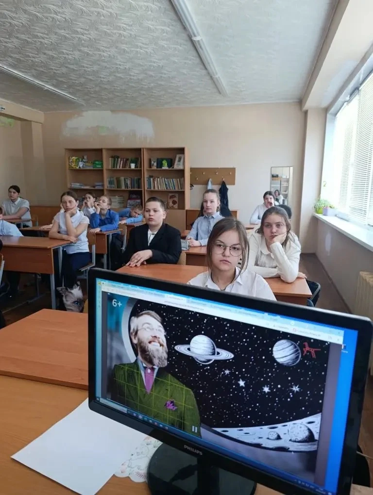 🚀 6 апреля прошли классные часы «65 лет триумфа. Ко Дню космонавтики»  Во всех классах нашей школы с