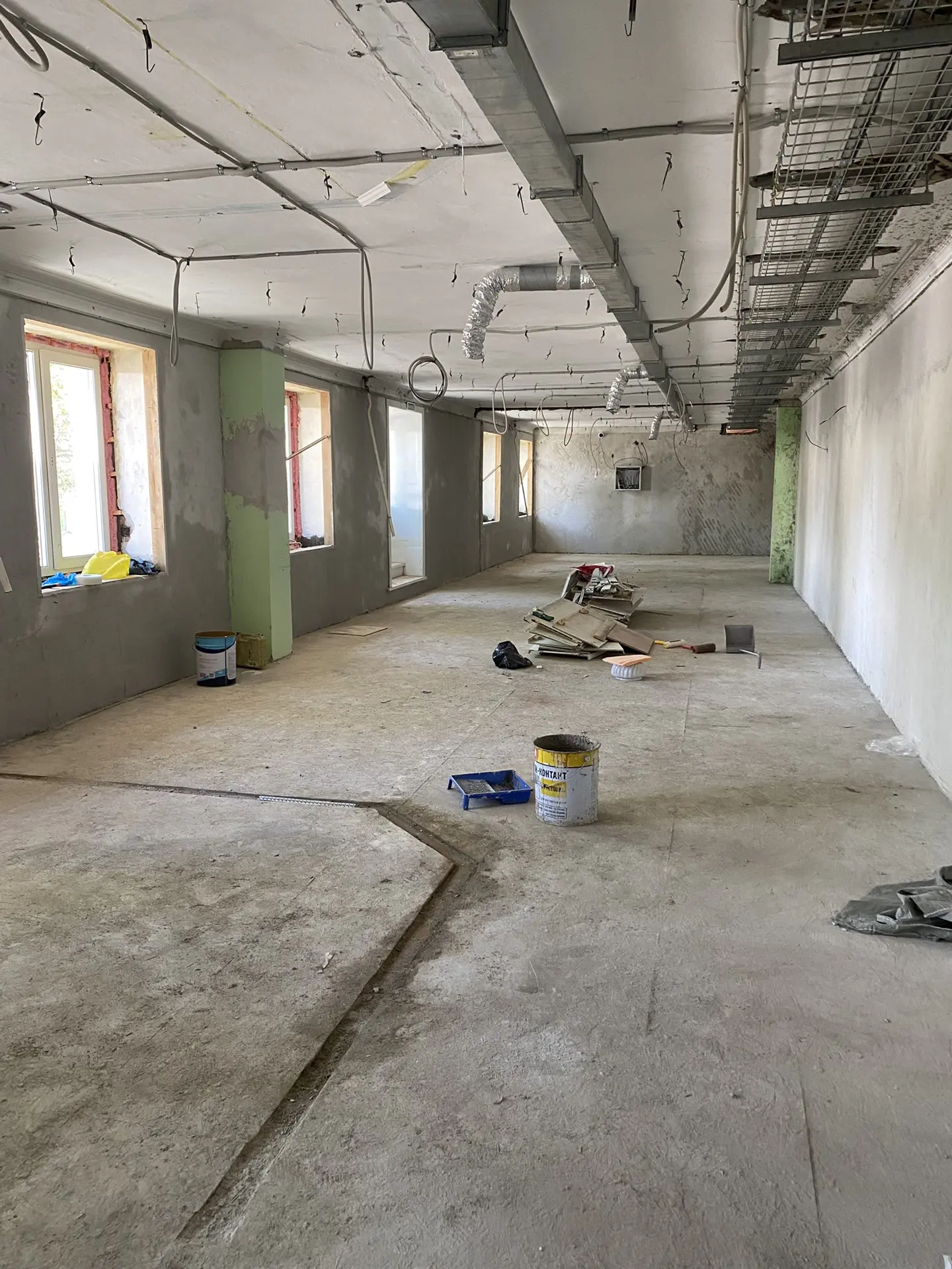 Продолжается масштабный ремонт в кинотеатре «Ургал»!

📍Все стены оштукатурены и выровнены.
📍Окна з
