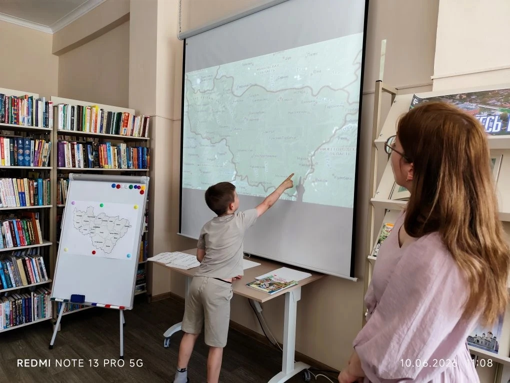 Сегодня, 10 июня, ребята посетили ДК Вербовский. Там прошло интерактивное библиотечное занятие "Град