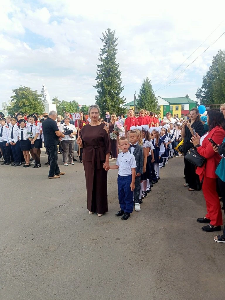 🏫В школах Тамалинского района прошли праздничные линейки, посвящённые Дню знаний