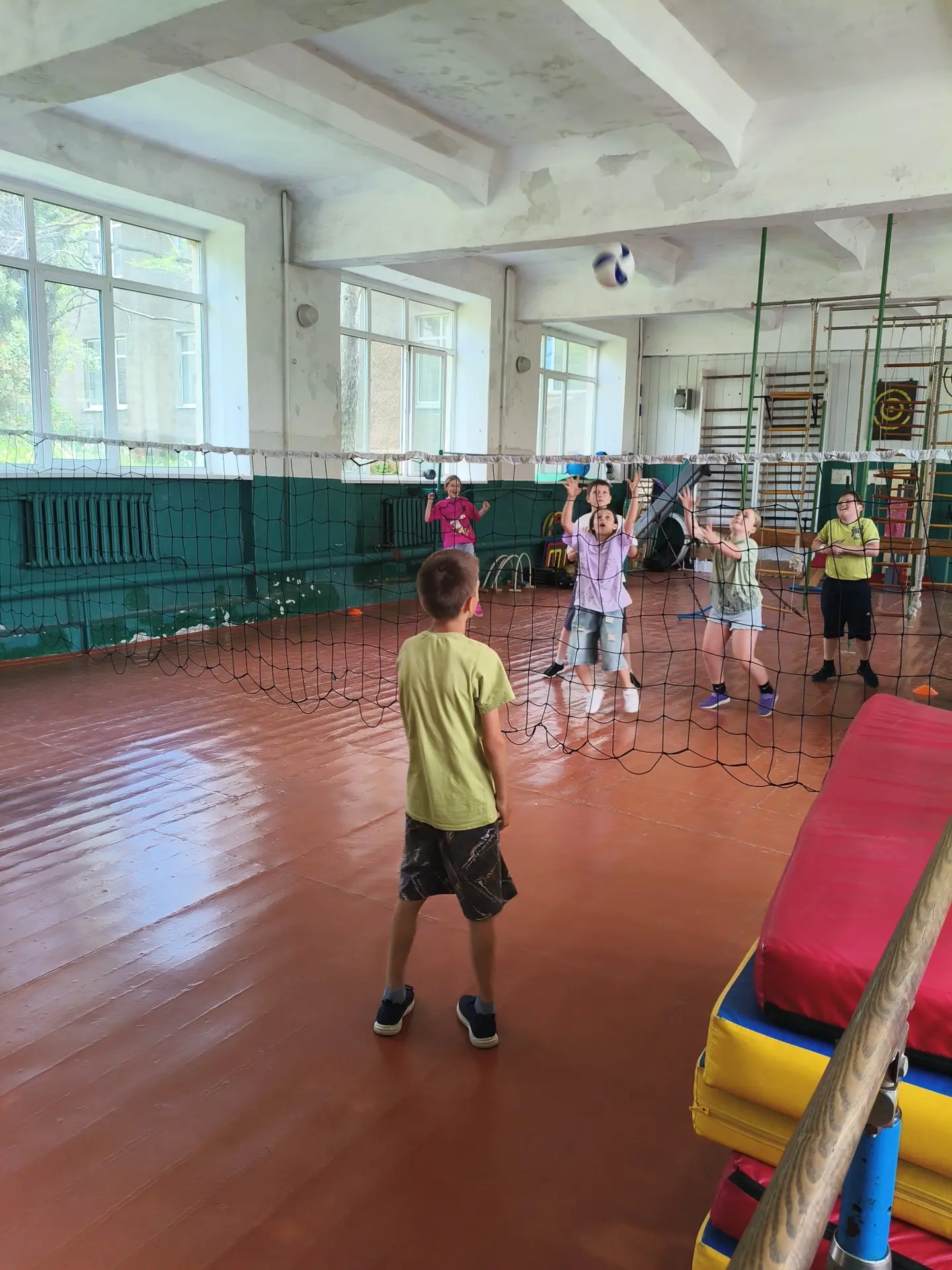 В рамках лагерной Спартакиады прошли соревнования по пионерболу 🏐