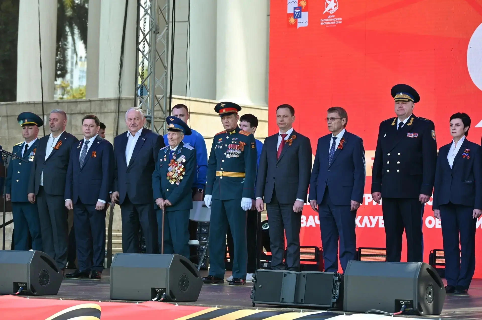 🇷🇺 Торжественный марш в Сочи: память о Великой Победе живет в сердцах поколений! 🇷🇺  📍 7 мая молодёж